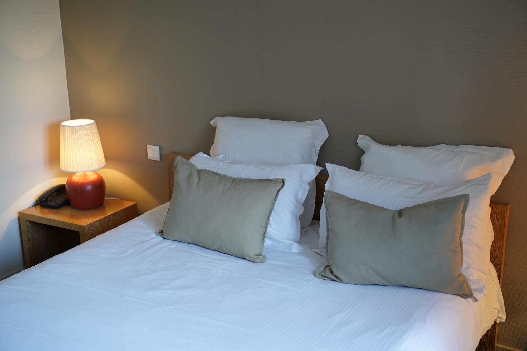 Le Pre Saint Germain Otel Louviers Dış mekan fotoğraf