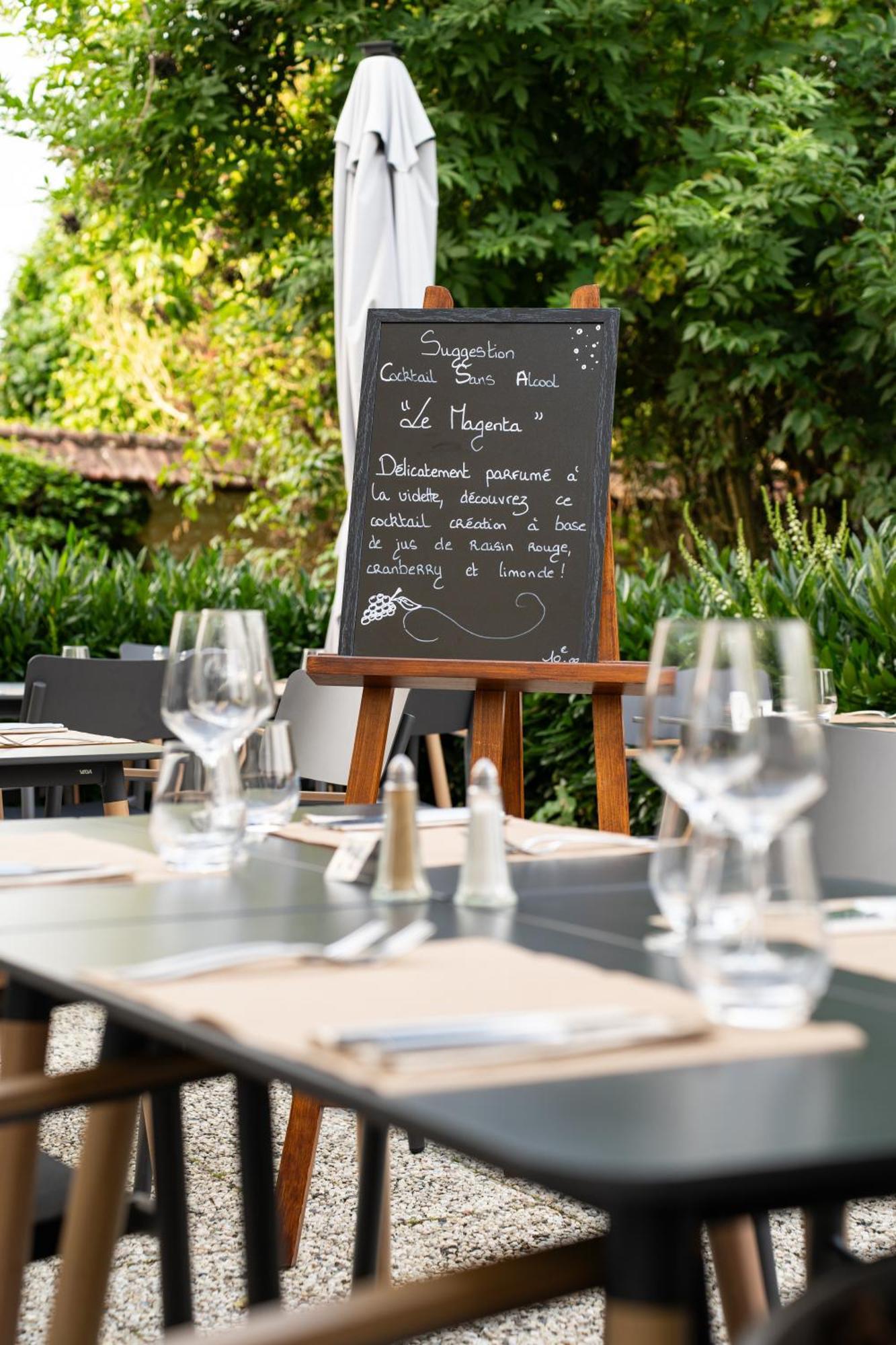 Le Pre Saint Germain Otel Louviers Dış mekan fotoğraf